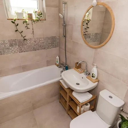 Apartamentul Cu Plante Etaj 4 Apartmán *