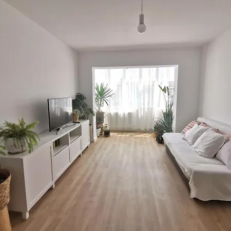 Apartamentul Cu Plante Etaj 4 Apartmán *